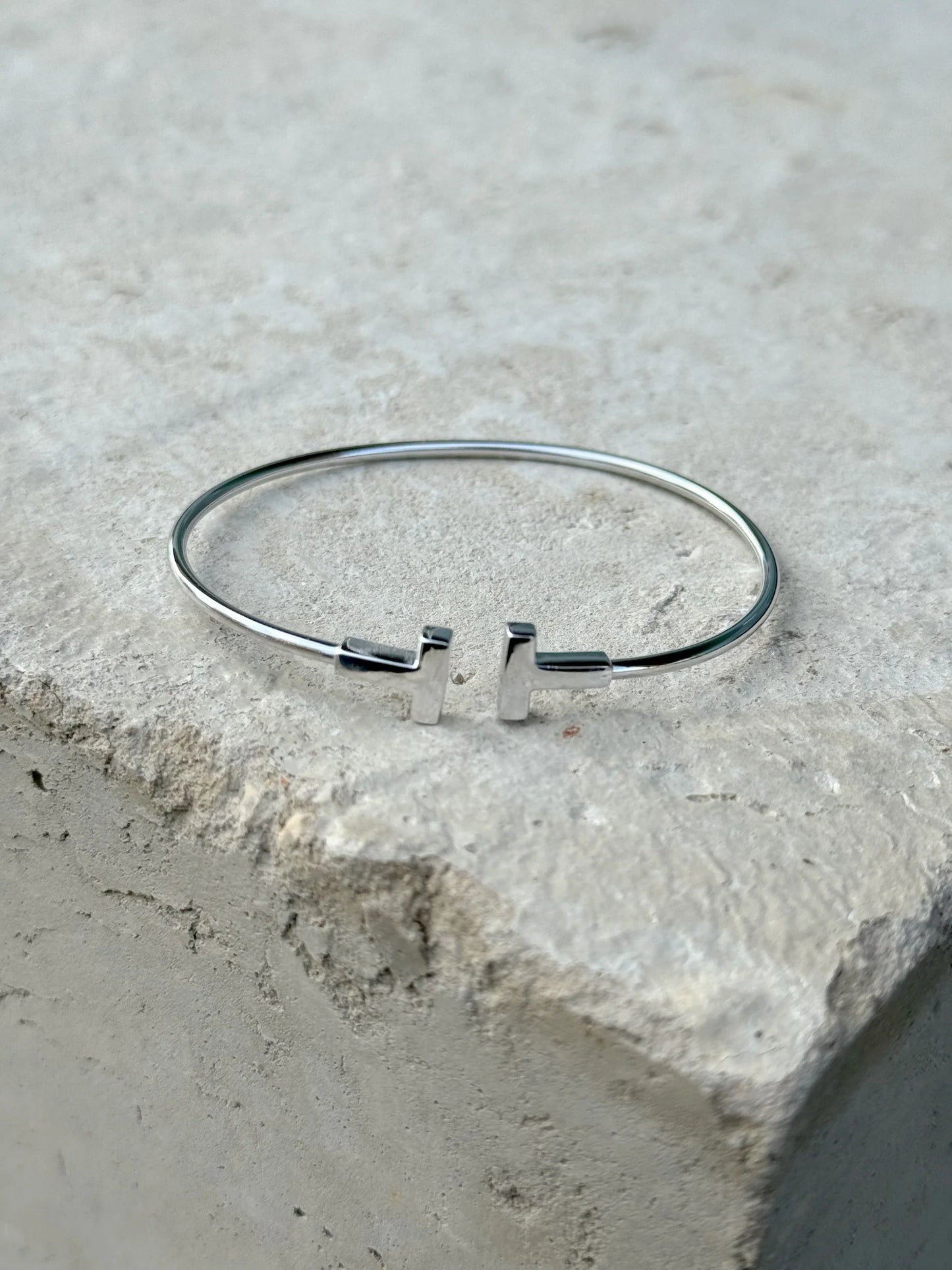 Minimal T Zircon Thin Bangle