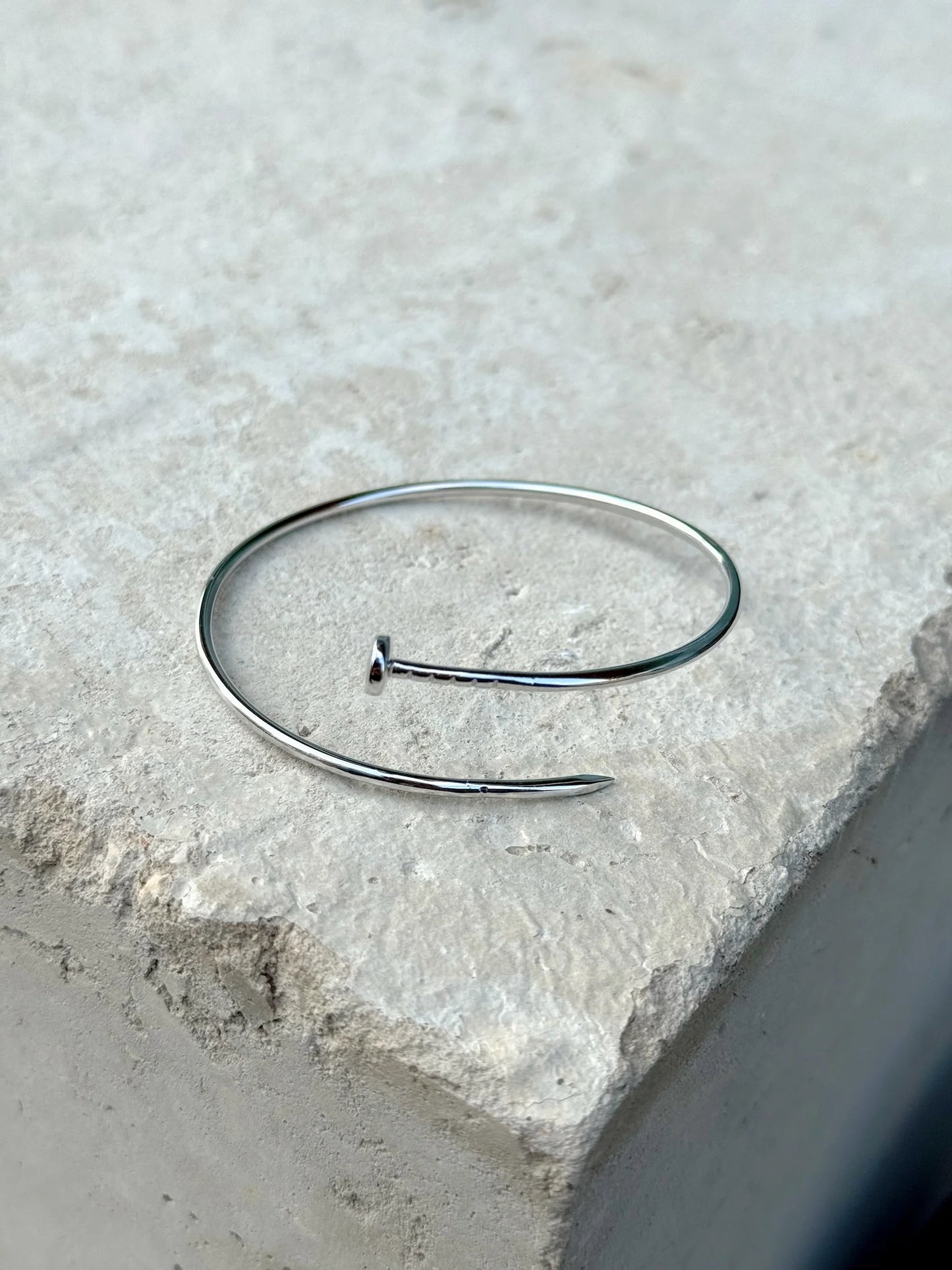 Open Nail Thin Bangle